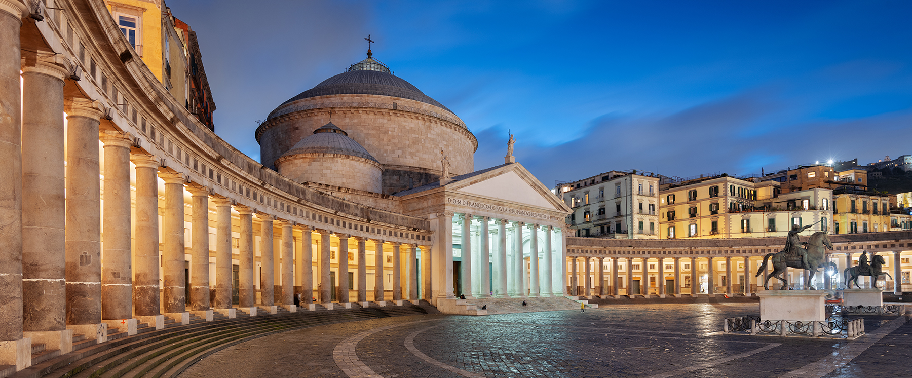 plebiscito-square-naples-italy2
